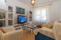 Appartamento con 2 Camere da Letto, Balcone e Vista mare