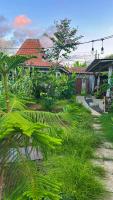Humble Wooden House Bali - B&B Desa Ketewel