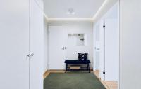 Snowy Boreal Pines Apartment in Rovaniemi, Lapland with Sauna, Balcony for Northern Lights & Free Parking - Chambres d'hôtes Rovaniemi