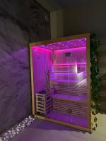 BREATH47SPA - Private Spa Suite White Jacuzzi & Sauna in Marbella - B&B Marbella