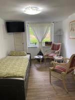 Wohnen im Grünen-Souterrain - B&B Glienicke