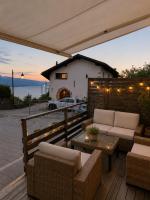 Perched above Montreux, with breathtaking views of Lake Geneva and the Alps - B&B Chernex