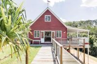 Little Red Barn in the Noosa Hinterland - Bed and Breakfast Tinonee