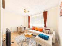 NEW Modern & Comfortable Home in Luton By Signature Stays - FREE Private Parking - B&B Luton