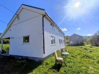 Fjord-view traditional Nordic stay in Sørfold - B&B Hestvik
