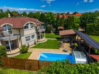 Estike Apartmanház - B&B Siófok