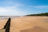 Superb 8 Berth Caravan At St Osyth Beach, Essex Ref 28001G - Chambres d'hôtes Clacton-on-Sea