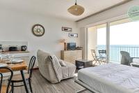 Exceptional stay facing the Atlantic Sea-view apartment with balcony - B&B Saint-Gilles-Croix-de-Vie