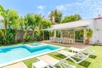Villa De Los Leones in heart of Sitges by beach and town with AC & games - Chambres d'hôtes Sitges