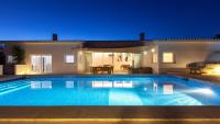 Villa Pelargonios -T4, heated saltwater pool - Bed and Breakfast Senhora da Luz