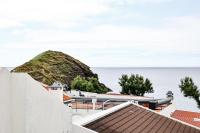 Casa a 2 minutos a pé de piscina natural - B&B Ponta Delgada