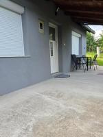 Garden Apartment with free private parking - Ferienwohnung Pištelići