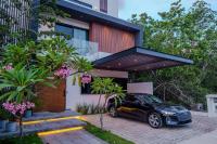 Luxury 5 Bedroom Villa - Private Heated Pool - Movie Theater - Gated Community - fits 11 - Bed and Breakfast Cancun