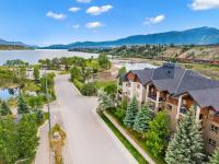 Velvet Noir | Outdoor Pool | Hot Tub | Gym | Pets - B&B Invermere