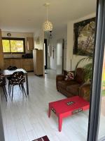 Maison moderne vue sur Albi - Bed and Breakfast Puygouzon