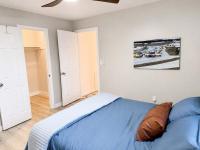 Steps from Spa - Sleeps 4 - Near CVNP - B&B Cuyahoga Falls
