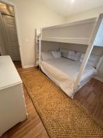 Pine Knoll Shores Vacation House- Private Beach Access-Family Friendly - Bed and Breakfast Pine Knoll Shores