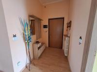 Sole & Luna Arona Cozy Apartment - Free Parking & AC - B&B Arona
