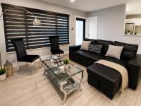 Modern Miami Home l Sleeps 12 l Free Parking - B&B Miami