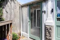 Quiet One-Bedroom Apartment with Parking - Ferienwohnung Bath