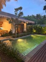 SinCity Tropical private pool villa - Bed and Breakfast Tanjung