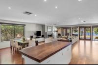 Tranquil River Retreat - Ferienwohnung Bailieston East