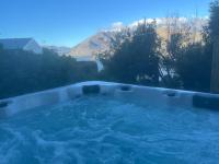 Lake and Mountain Views SPA 3Bed 2Bath - B&B Distretto di Queenstown