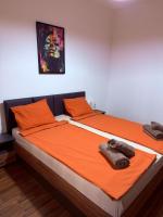 Modern 2BR Apartment Fast WiFi Near NDK - Bed and Breakfast Sofia