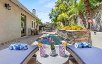 Charming Coastal Escape Resort-Style Walk-In Spa - B&B Oceanside