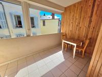 Grand Appart avec loggia - centre ville - thermes - aquensis - parking privé - Chambres d'hôtes Bagnères-de-Bigorre