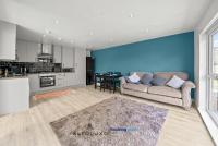 31A Stylish & Comfy 1BR By AltoLuxoExperience Short Lets & Serviced Accommodation With Free Wifi & Parking - Bed and Breakfast Bristol
