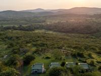 Sunset Safari Camp at Hluhluwe Game Park - B&B KwaNompondo