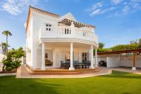 Exclusive Villa Olivia with Private Heated Pool - B&B Callao Salvaje