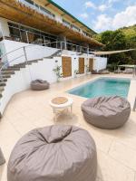 C&Sea view apartment-Pool -Terrace-WiFi Starlink - Bed and Breakfast Coron