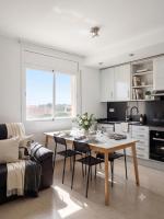Beachside Apartment with Private Parking & Nature Views - Chambres d'hôtes l'Abella