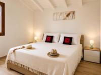 Villa Smeraldo Relax and Comfort 3 Min Walk to the Beach - B&B Solanas