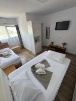 Chambre Triple avec Salle de Bains Privative