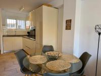 MIAMI 8 - B&B Nerja