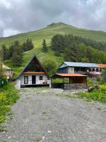 kazbegi - Sno Mountain House - Chambres d'hôtes Sno
