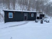 The Outpost-2 bed bungalow w/Hot Tub - Bed and Breakfast Loudonville