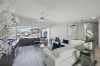 Sunny pet-friendly waterfront home with pool and spa - Chambres d'hôtes Marco Island