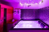"glamappartspa" Love you experience & Parking - Ferienwohnung Dijon