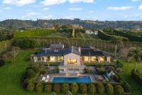 Te Puna 5BR Estate - Pool, Tennis, Sauna, Cottage - B&B Tauranga