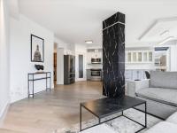 Central & Secure Downtown YEG Condo w UG Parking - Chambres d'hôtes Edmonton