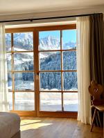 Surrounded by green - Luxury Chalet at the foot of the Dolomites - Chambres d'hôtes La Villa