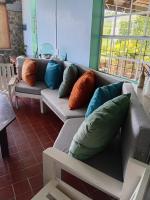 Trinity Point Hillside Villa, beach & sunset views - B&B Port Elizabeth