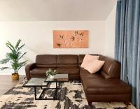 Las Vegas Oasis 4BR Home Pool BBQ & Entertainment - Family Fun - Bed and Breakfast Las Vegas