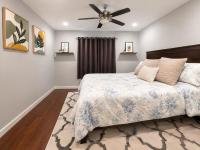 Entire Home, Sleeps 8, Prime Houston near NRG, Hobby, Hotspots - Chambres d'hôtes Houston