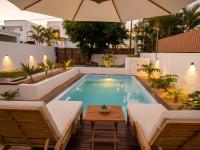 Villa Moony - Piscine Privée & Rooftop - Plage à 550 m - Bed and Breakfast Trou aux Biches