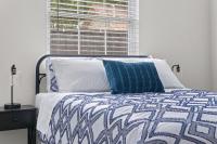 Budget-Friendly Retreat by Fort Worth Stockyards with HotTub & MiniGolf - B&B Fort Worth